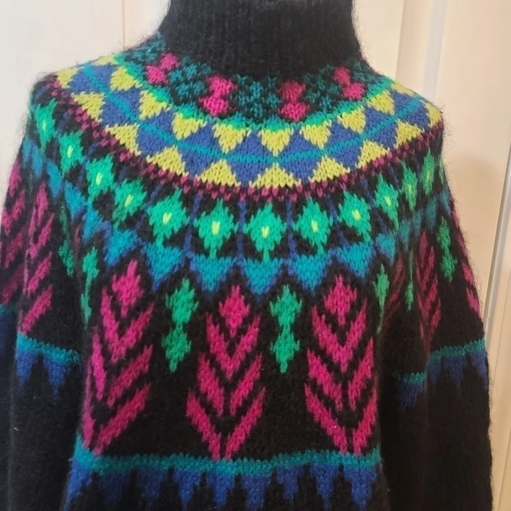 FORENZA Authentic Sports sweater size medium.
